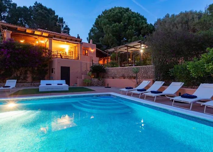 Six-Bedroom Villa
