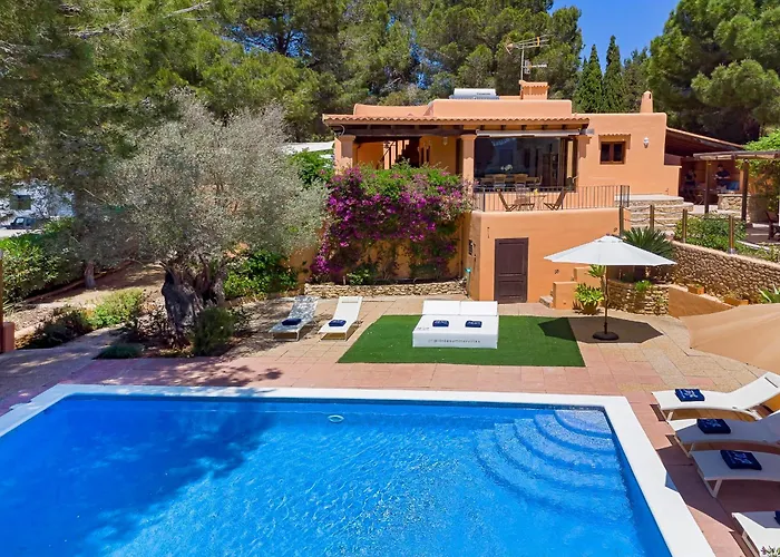 Six-Bedroom Villa